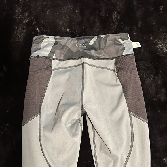 Athleta 7/8 length legging - Picture 9 of 16